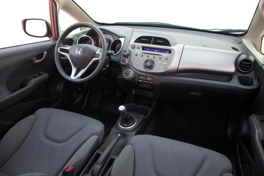  Honda Fit Sport 2012 года  (фото 6 из 42)